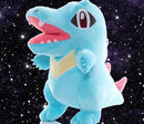 PLUSH - TOTODILE (22CM) - POKEMON - Destination Retro