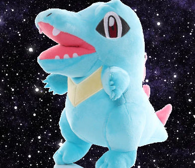 PLUSH - TOTODILE (22CM) - POKEMON - Destination Retro